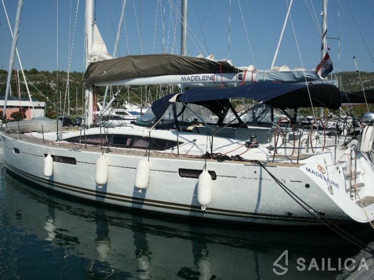 Jeanneau 53 - Yacht Charter Sailica