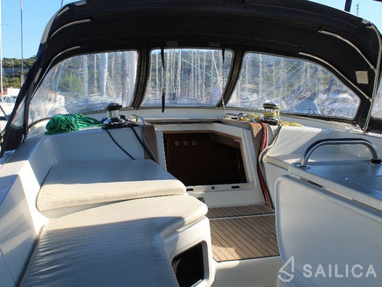 Jeanneau 53 - Yacht Charter Sailica