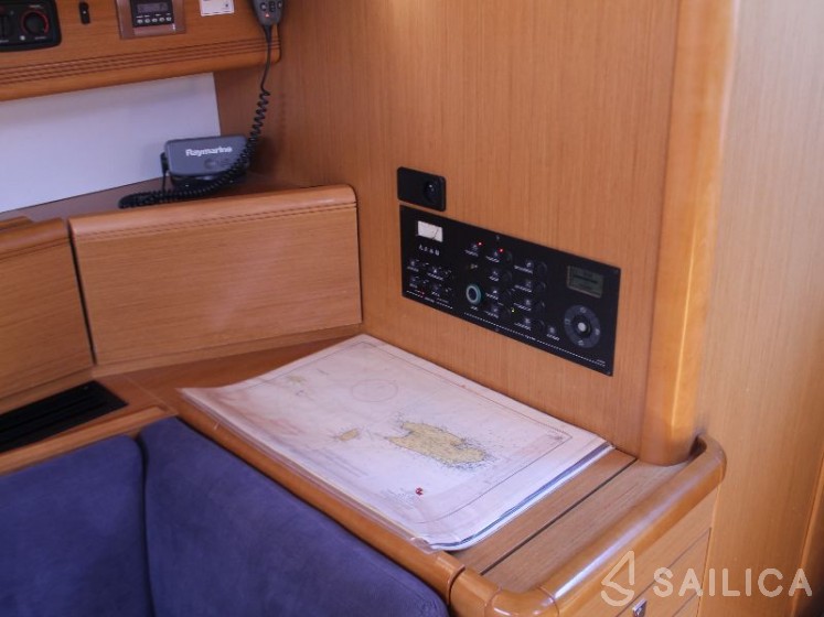 Jeanneau 53 - Yacht Charter Sailica