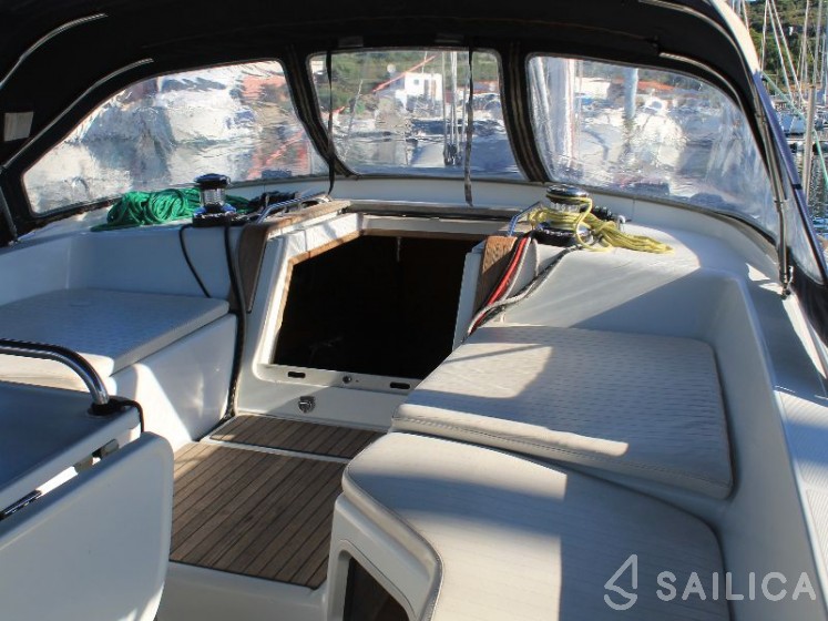 Jeanneau 53 - Yacht Charter Sailica