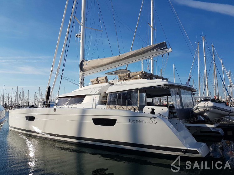 Samana 59 - Yacht Charter Sailica