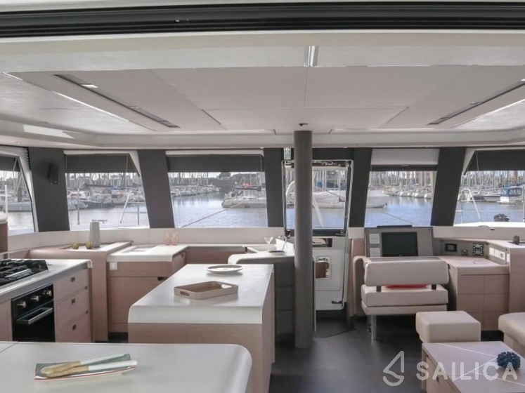 Samana 59 - Yacht Charter Sailica