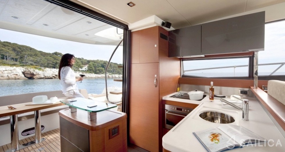 Prestige 500 - Yacht Charter Sailica