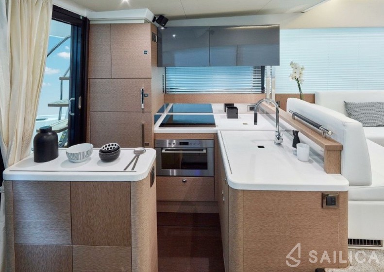Prestige 500 - Yacht Charter Sailica