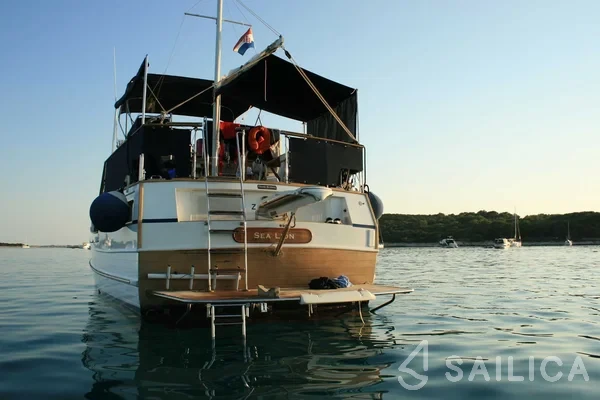 Hampton 42 - Yacht Charter Sailica