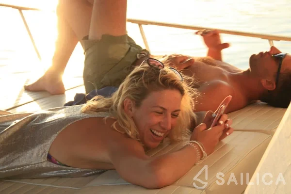 Hampton 42 - Yacht Charter Sailica