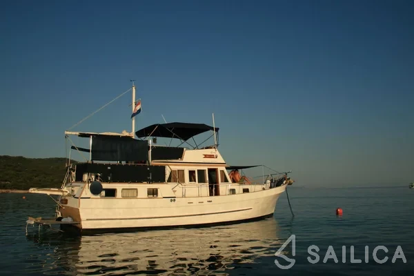 Hampton 42 - Yacht Charter Sailica