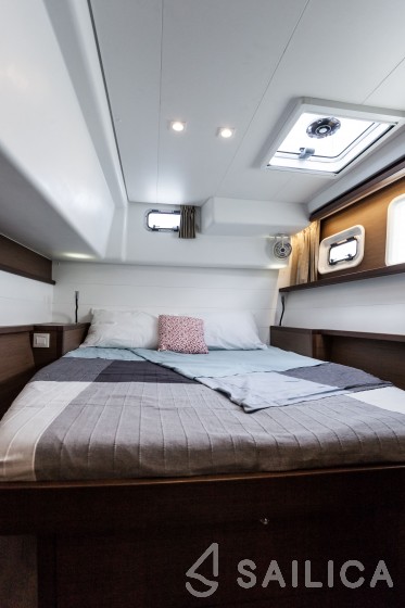 Lagoon 450  Flybridge - Yacht Charter Sailica