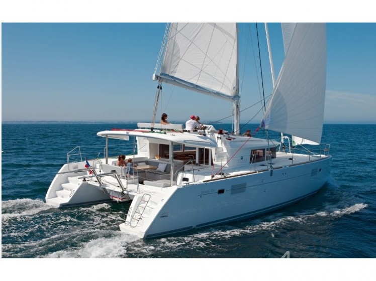 Lagoon 450  Flybridge - Yacht Charter Sailica