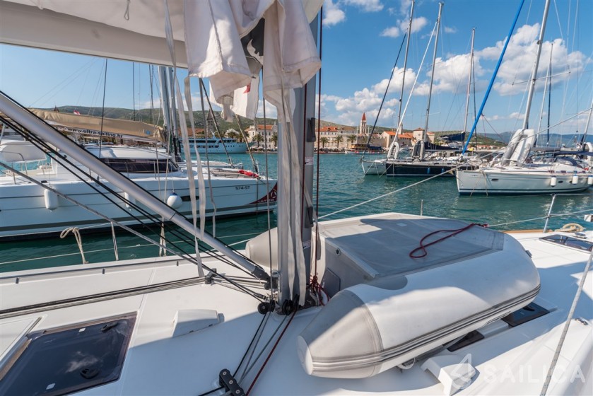 Oceanis 45 - Yacht Charter Sailica