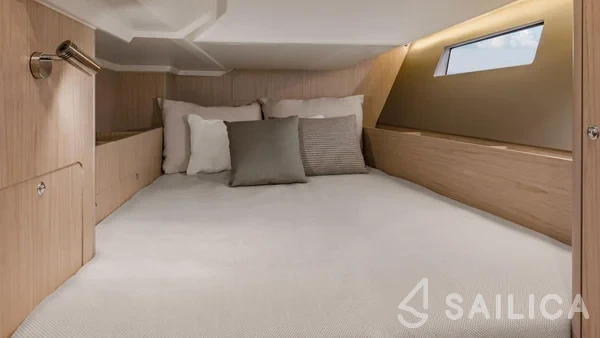 Oceanis 41.1 - Yacht Charter Sailica