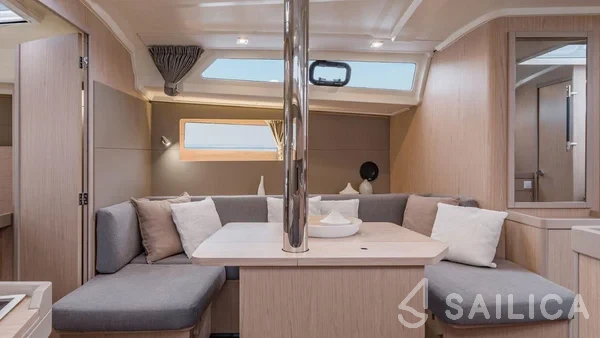 Oceanis 41.1 - Yacht Charter Sailica