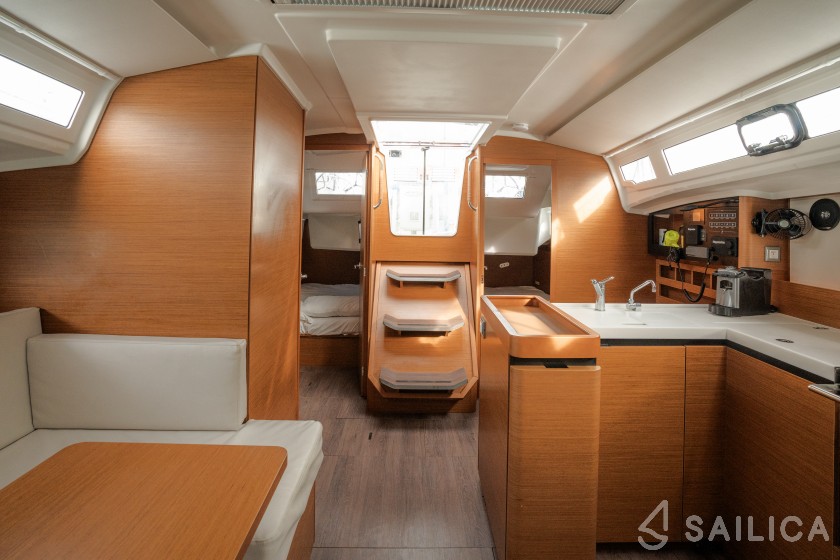 Sun Odyssey 410 - Yacht Charter Sailica
