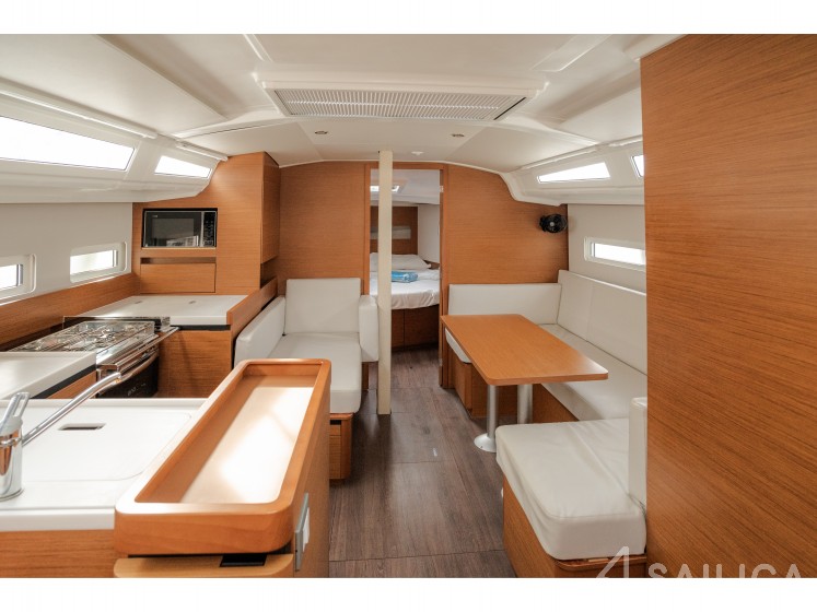 Sun Odyssey 410 - Yacht Charter Sailica