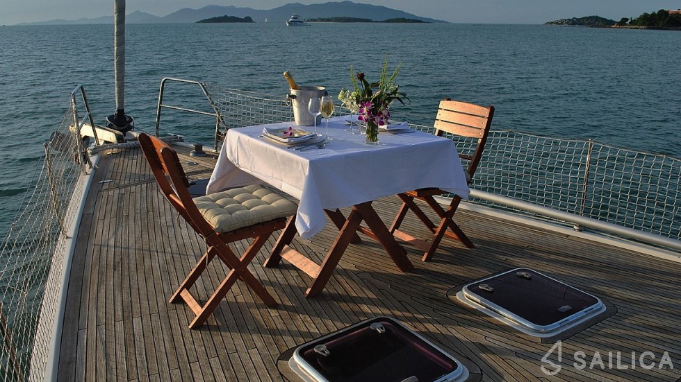 Lagoon 420 - Yacht Charter Sailica