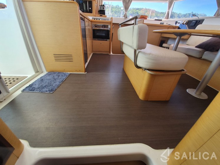 Lagoon 420 - Yacht Charter Sailica