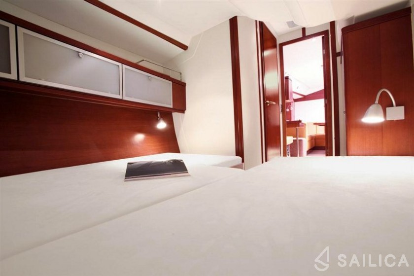 Lagoon 420 - Yacht Charter Sailica