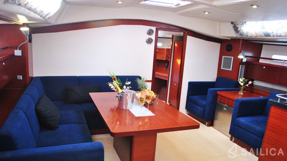 Lagoon 420 - Yacht Charter Sailica