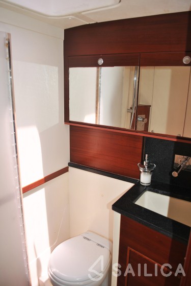 Lagoon 420 - Yacht Charter Sailica