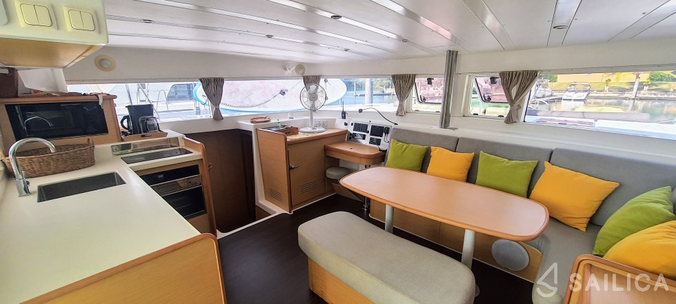 Lagoon 420 - Yacht Charter Sailica