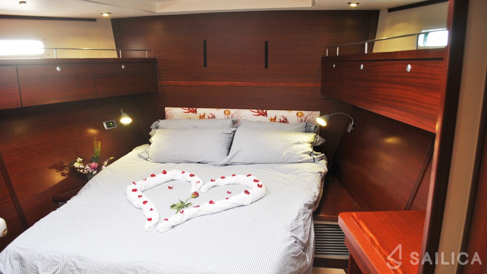 Lagoon 420 - Yacht Charter Sailica
