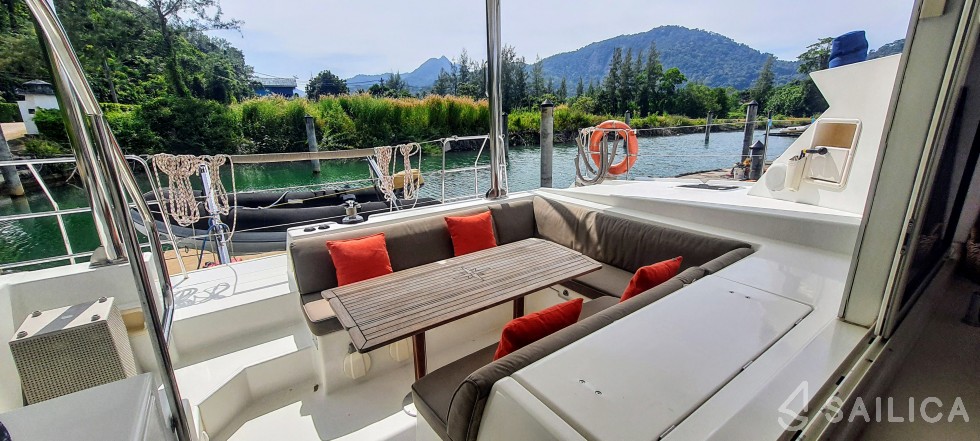 Lagoon 420 - Yacht Charter Sailica