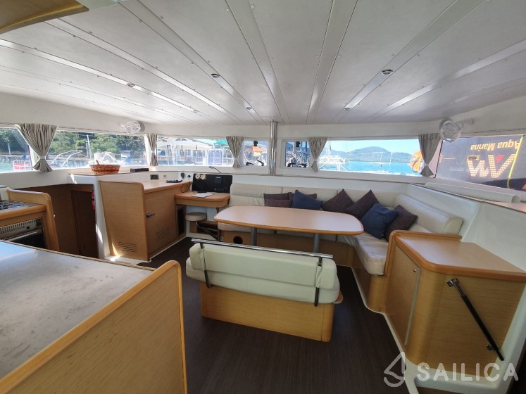 Lagoon 420 - Yacht Charter Sailica