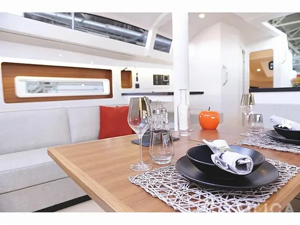 RM 1180 - Yacht Charter Sailica