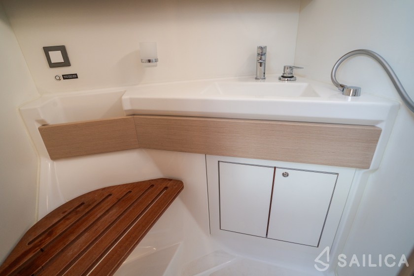Oceanis 46.1 - Yacht Charter Sailica