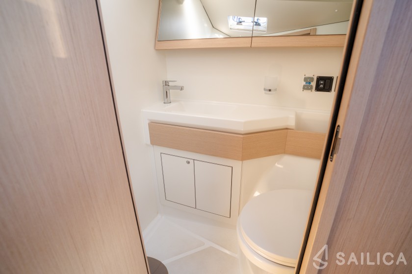 Oceanis 46.1 - Yacht Charter Sailica