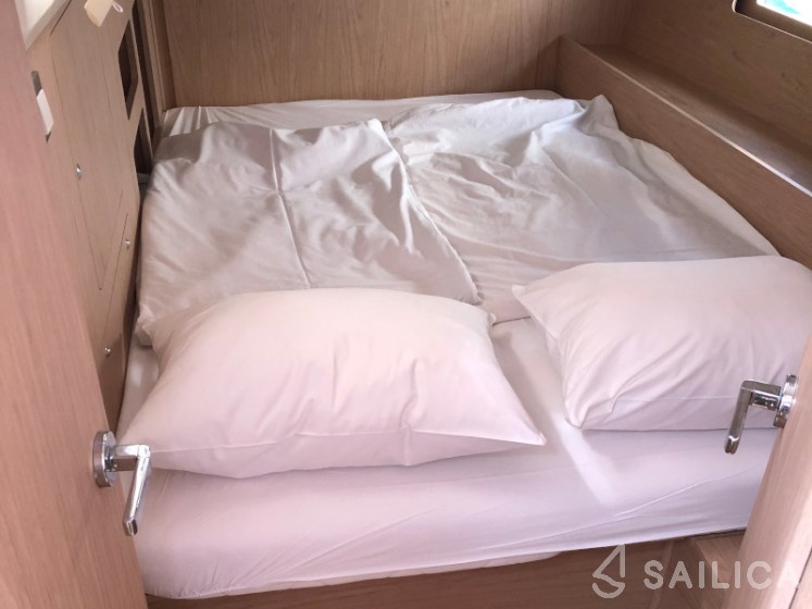 Oceanis 46.1 - Yacht Charter Sailica