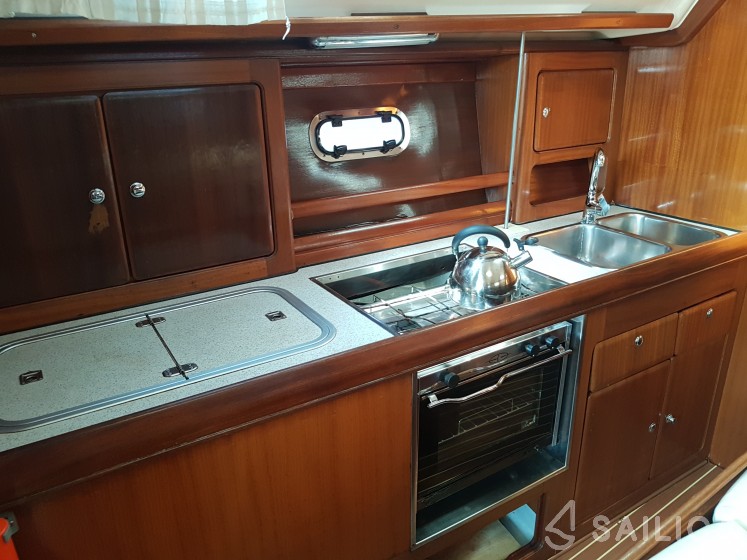 Bavaria 40 - Yacht Charter Sailica
