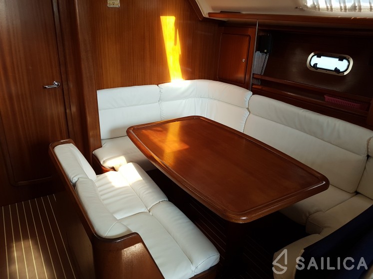 Bavaria 40 - Yacht Charter Sailica