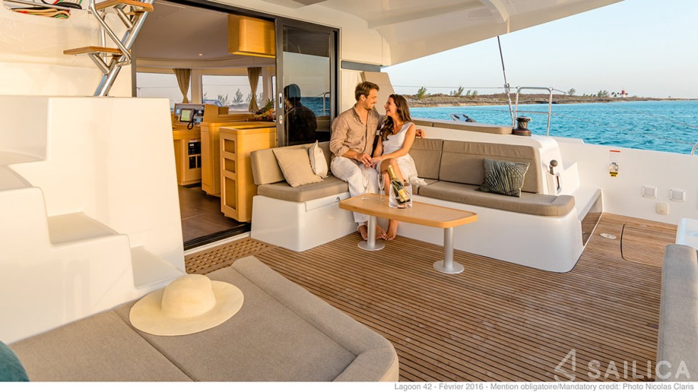 Lagoon 42 - Yacht Charter Sailica