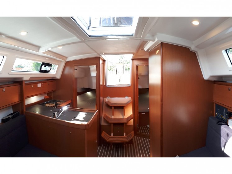 Bavaria 34 Cruiser - Yacht Charter Sailica