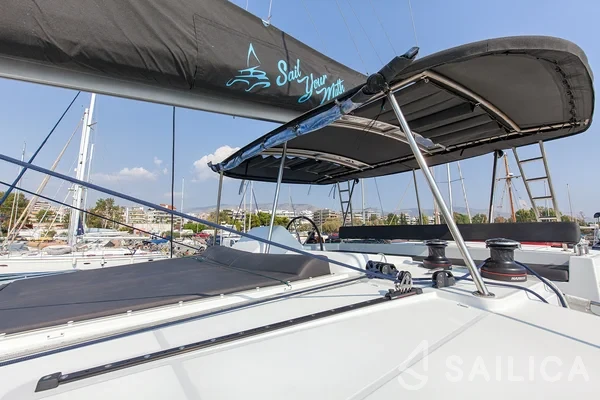 Lagoon 450  Flybridge - Yacht Charter Sailica