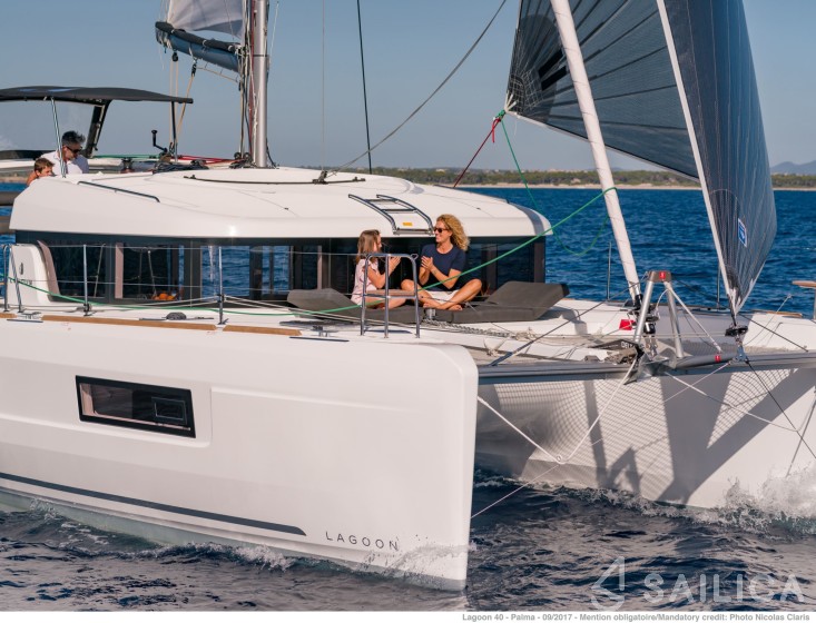 Lagoon 40 - Yacht Charter Sailica