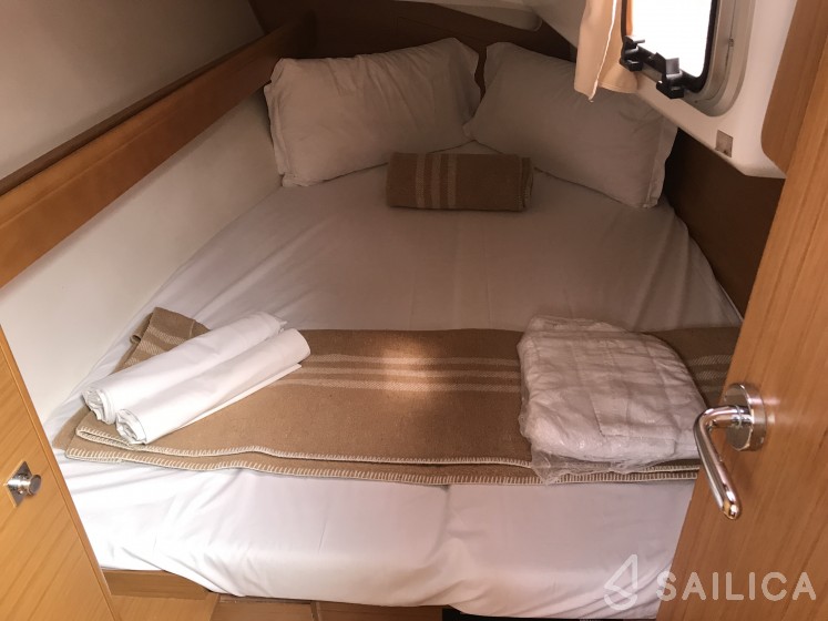 Sun Odyssey 36i - Yacht Charter Sailica