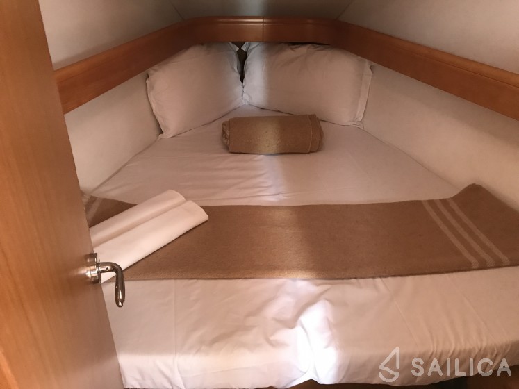 Sun Odyssey 36i - Yacht Charter Sailica