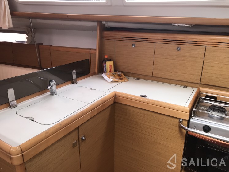 Sun Odyssey 36i - Yacht Charter Sailica