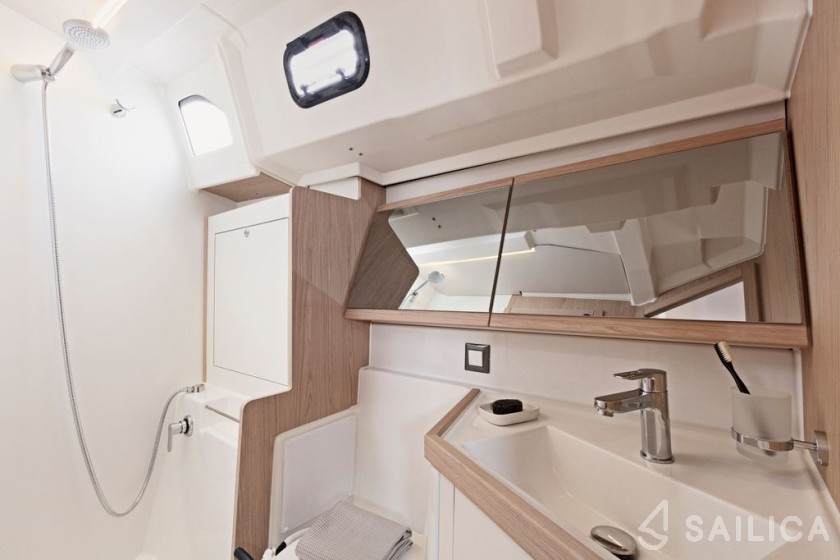 Oceanis 46.1 - Yacht Charter Sailica