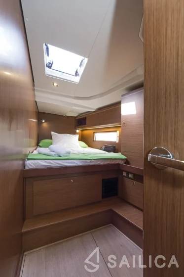 Oceanis 51.1 - Yacht Charter Sailica