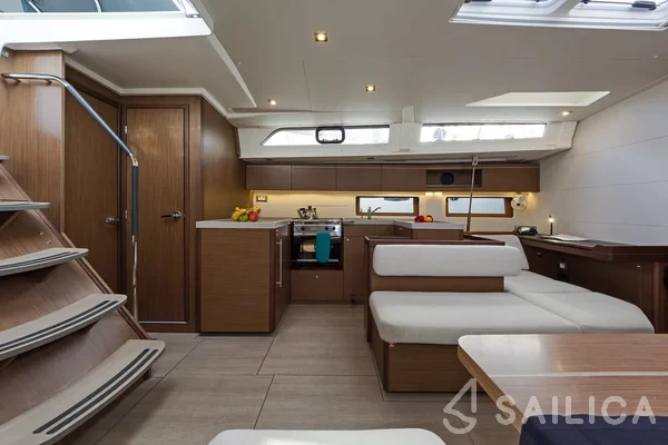Oceanis 51.1 - Yacht Charter Sailica