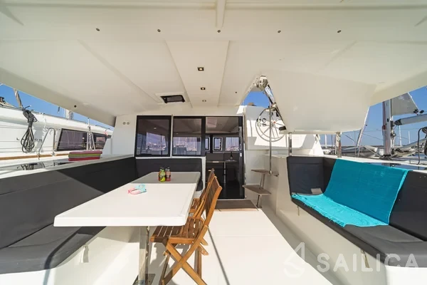 Lucia 40 - Yacht Charter Sailica