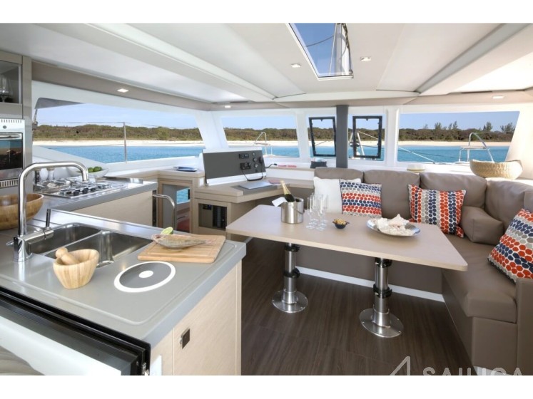 Lucia 40 - Yacht Charter Sailica