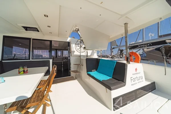 Lucia 40 - Yacht Charter Sailica