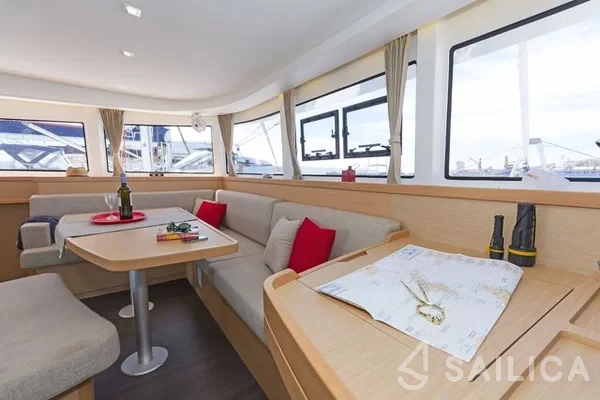 Lagoon 42 - Yacht Charter Sailica