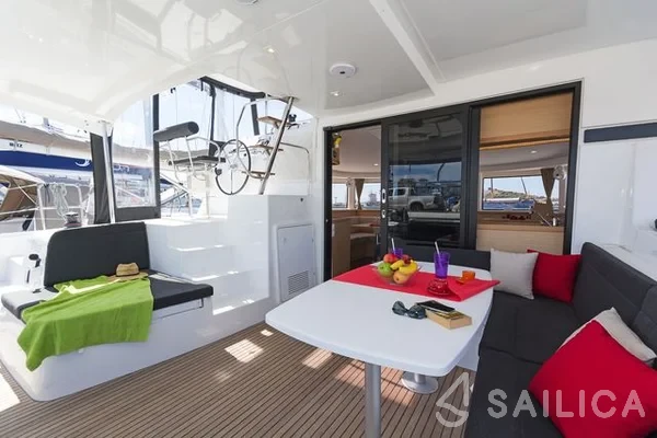 Lagoon 42 - Yacht Charter Sailica