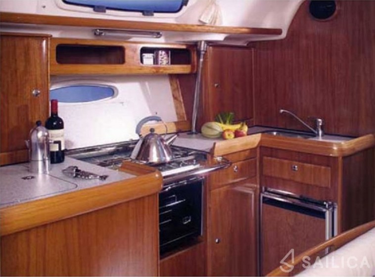 Bavaria 42 Cruiser - Yacht Charter Sailica