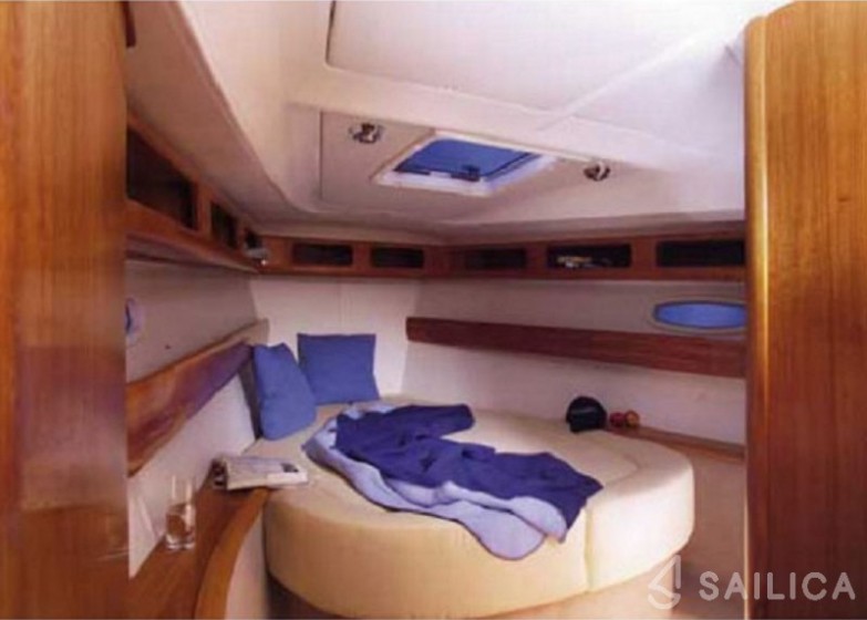 Bavaria 42 Cruiser - Yacht Charter Sailica